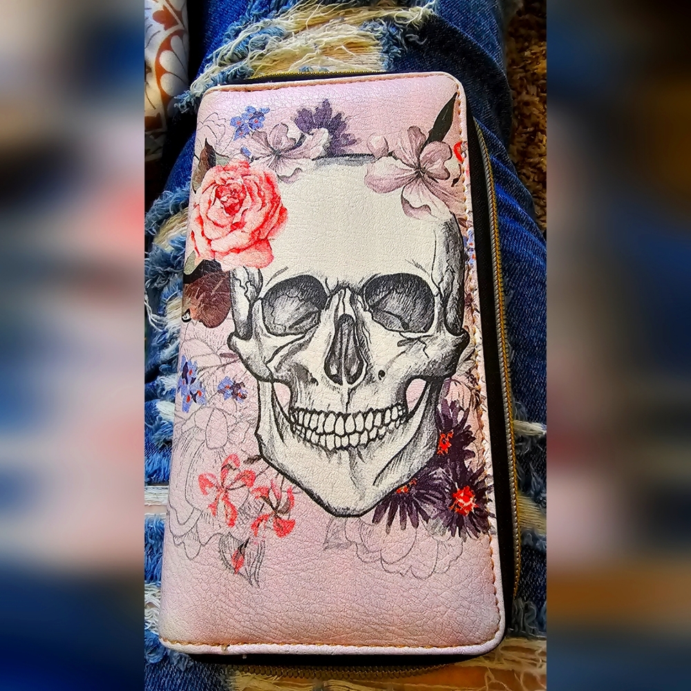 Skull & Roses Wallet